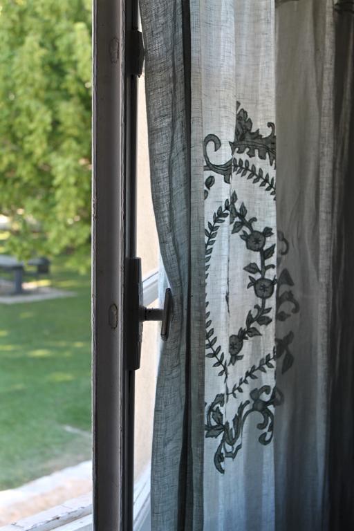 Bed and Breakfast Domaine De Fontbelle Graveson Exterior foto